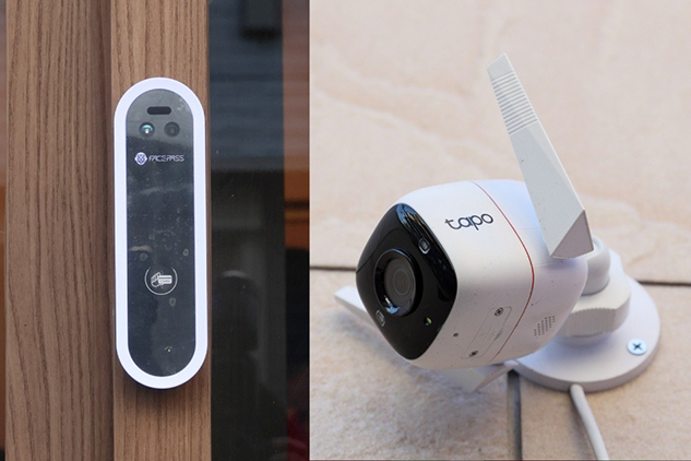 顔認証で鍵を開ける「スマートロック」と店外の防犯カメラ